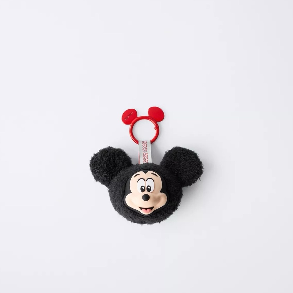 Keychain with carabiner closure,Mickey mouse Disney shape pendant